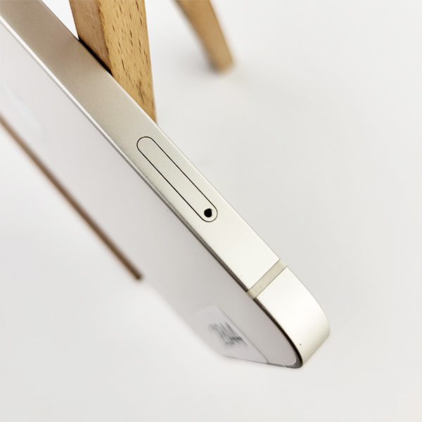 Apple iPhone 12 64GB WhiteБ/У №2844 (Стан 8/10)
