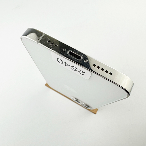 Apple iPhone 12 Pro 256GB Silver Б/У №2540 (Стан 8/10)