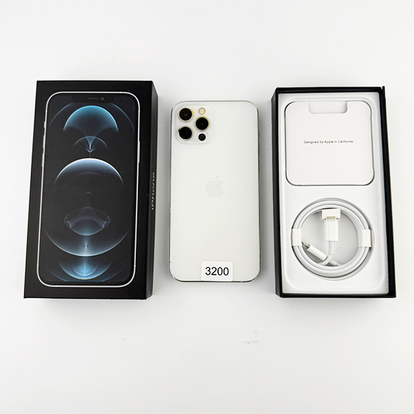 Apple iPhone 12 Pro 256GB Silver Б/У №3200 (Стан 8/10)